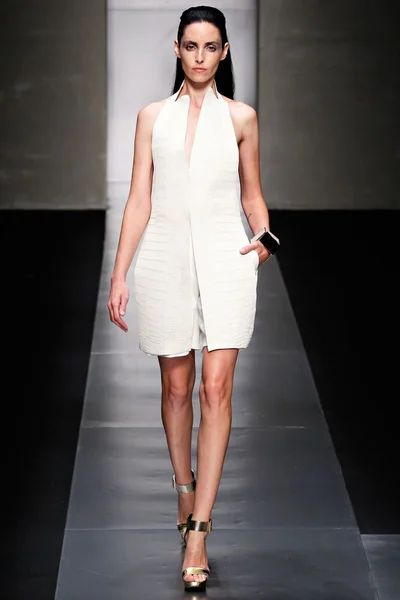 Look 12